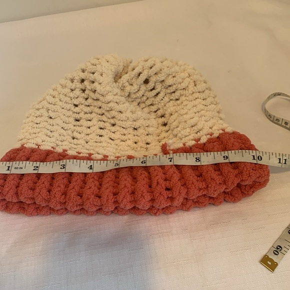Hand Knit Winter Hat Off White and Pink Women’s or Girls Handmade - Picture 4 of 4